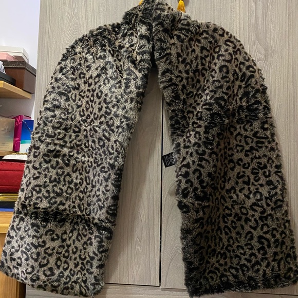 Long faux fur scarf - Picture 1 of 4